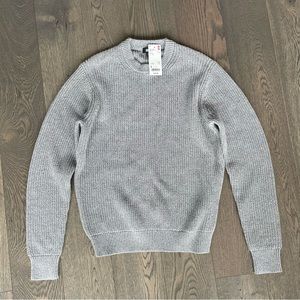 NWT Grey Uniqlo Middle Gauge Crew Neck Sweater